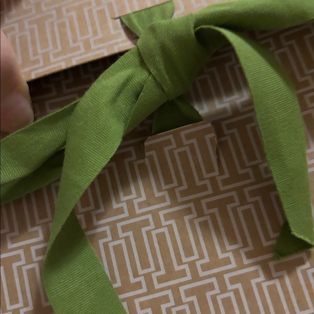 🔥🔥Tory Burch Kira Quilted Shoulder Bag in Light stone - Picture 10 of 11